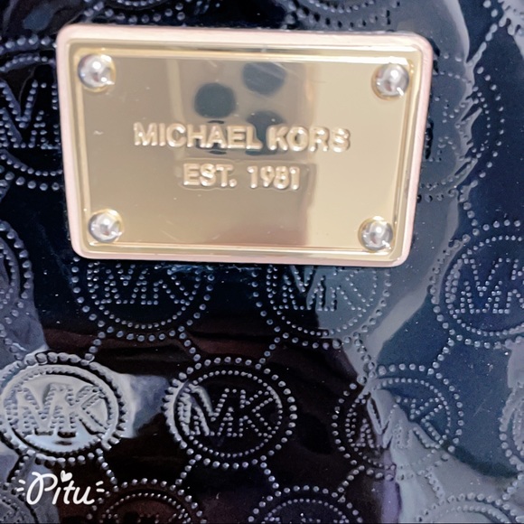 Michael Kors Handbags - MICHAEL MICHAEL KORS CROSSBODY BAG -